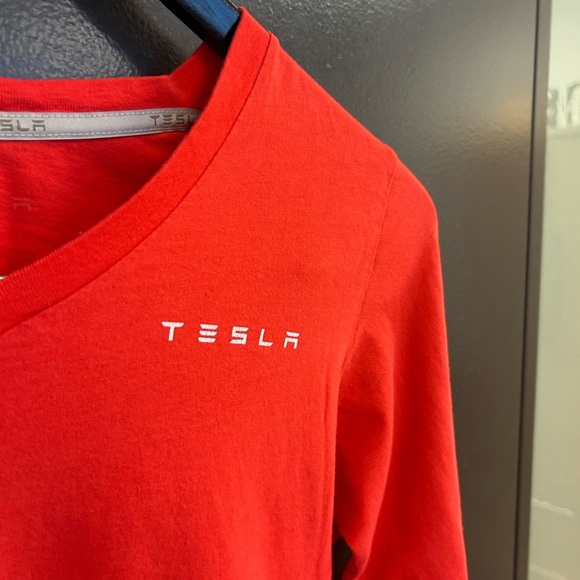 Tesla M worn once rare women’s v neck cotton shirt long sleeve! - Picture 14 of 15